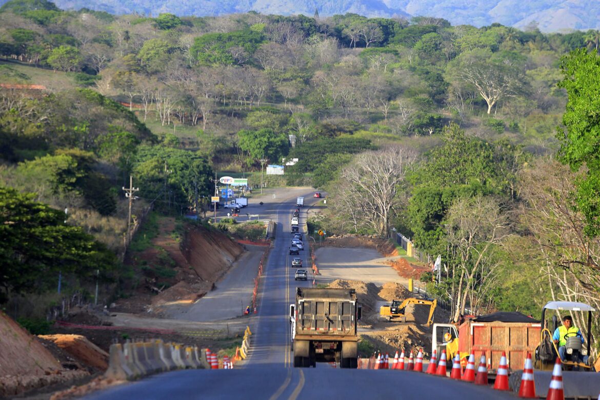 Expertos lamentan errores en ruta Barranca-Limonal