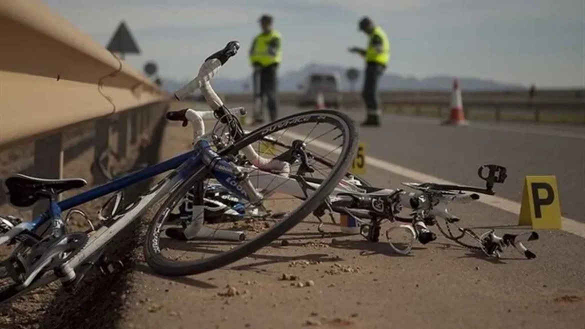 ¡Precaución, ciclistas en la vía!