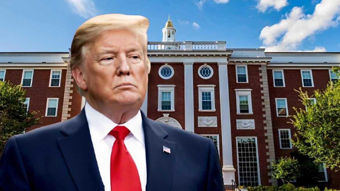 Hispanistas de EE.UU. reclaman a Trump por el ataque a la diversidad universitaria