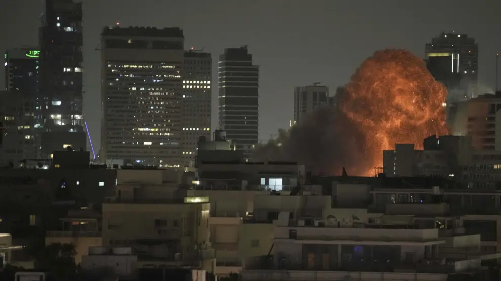 Israel e Irán intensifican sus ataques aéreos y Estados Unidos entra en escena