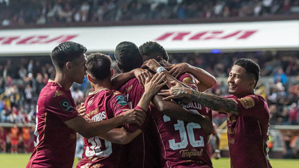 ¿Quitan los jugadores a los entrenadores?