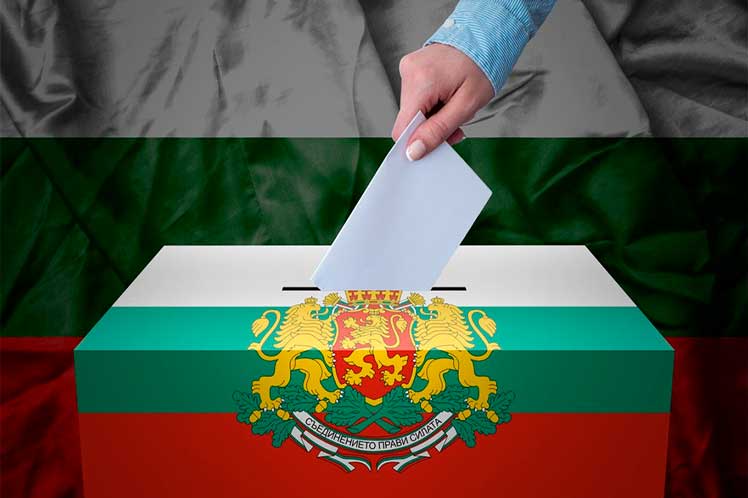 Bulgaria celebra hoy elecciones cruciales