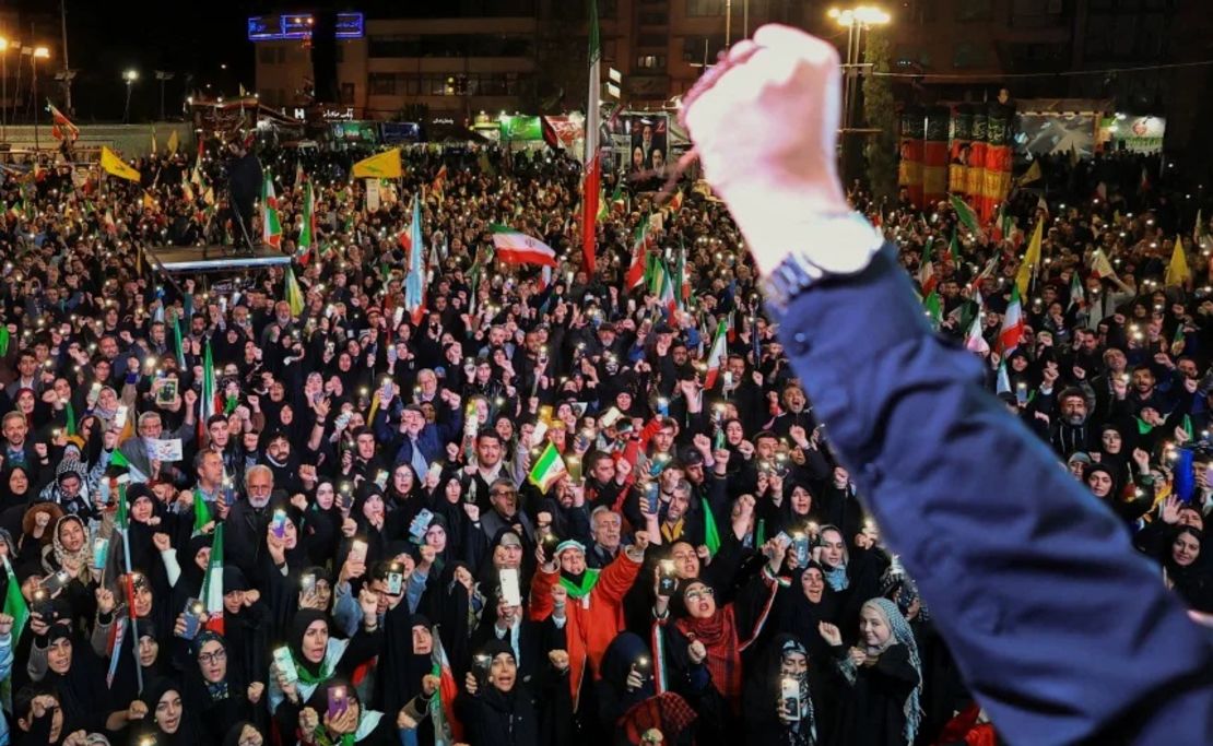 Irán: las conversaciones de paz penden de un hilo