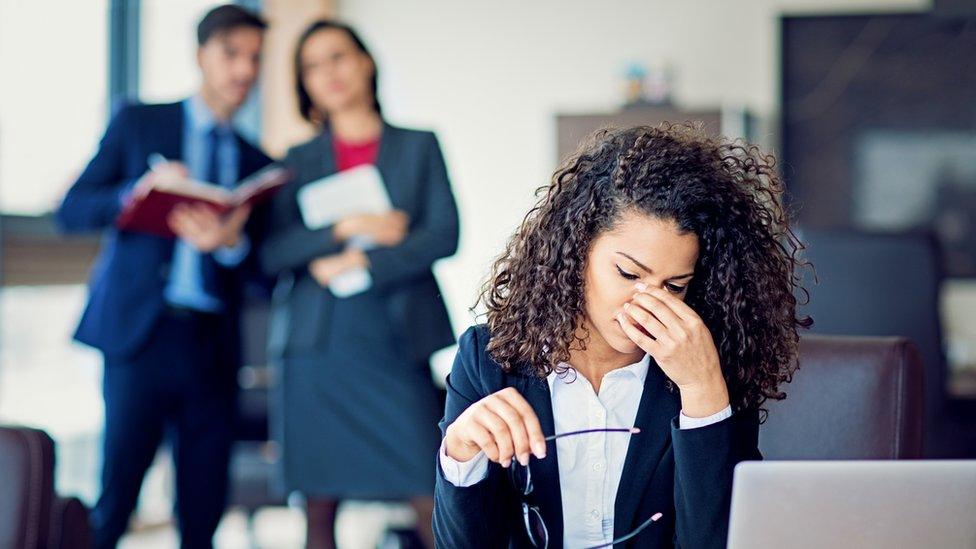 Habilidades y Desafíos del Mercado Laboral: Un Análisis entre Hombres y Mujeres