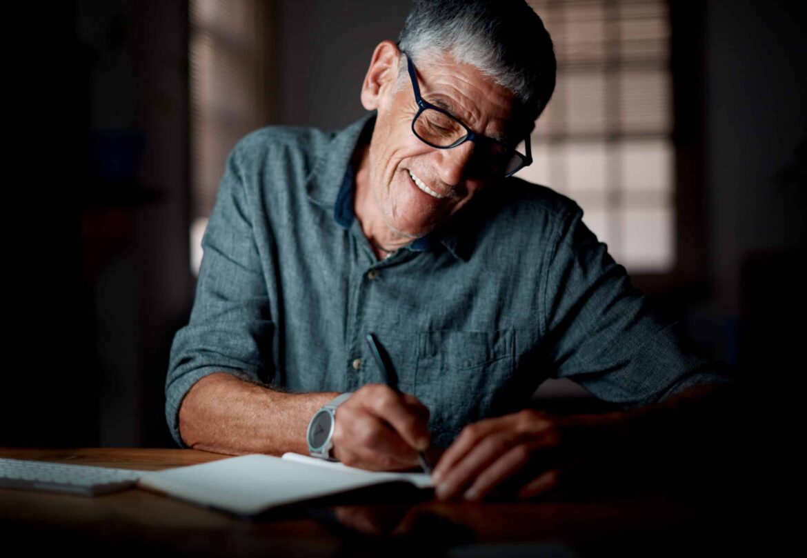 Obras de personas de 60 años pueden convertirse en legado con el Concurso Literario de AGECO
