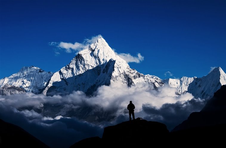 Kami Rita Sherpa bate su récord de ascensiones al Everest